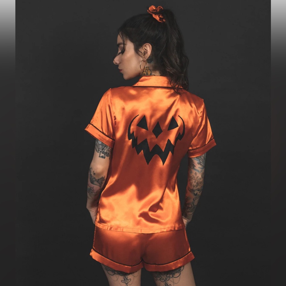 Lively Ghosts Samhain Pumpkin sleepwear set